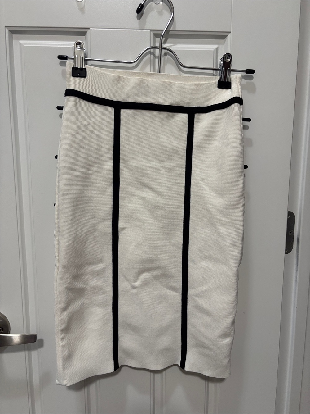 BCBGMaxAzria Cream Bodycon Skirt